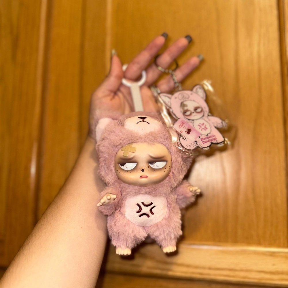 Sleepless Grumpipi Qiqi